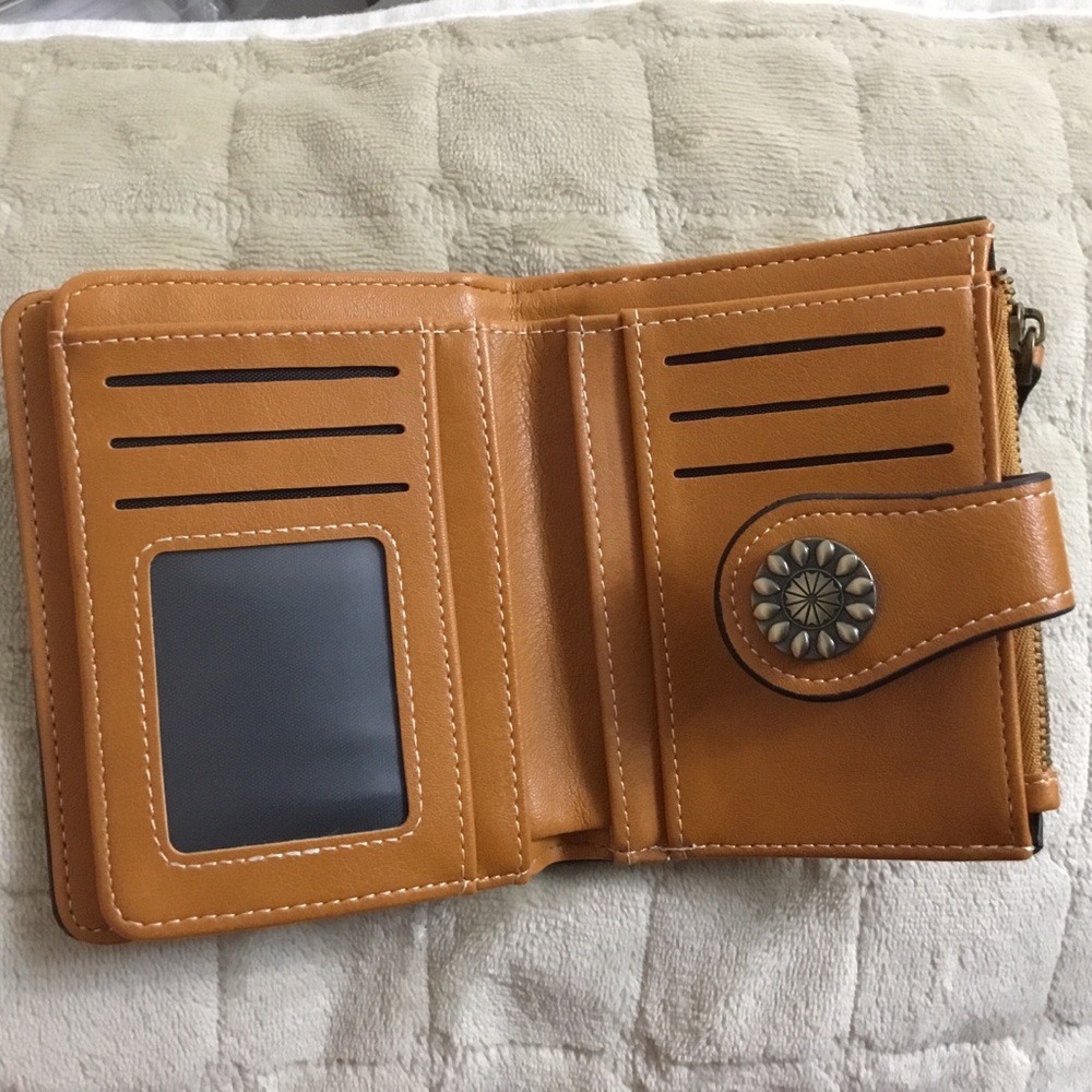 Wallet - Picture 4 of 7
